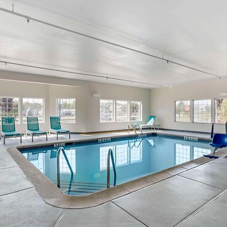 Comfort Inn & Suites Harrisburg-Hershey North Екстер'єр фото
