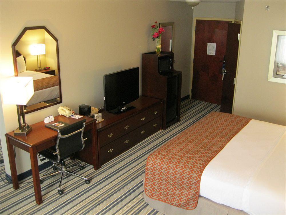 Comfort Inn & Suites Harrisburg-Hershey North Екстер'єр фото