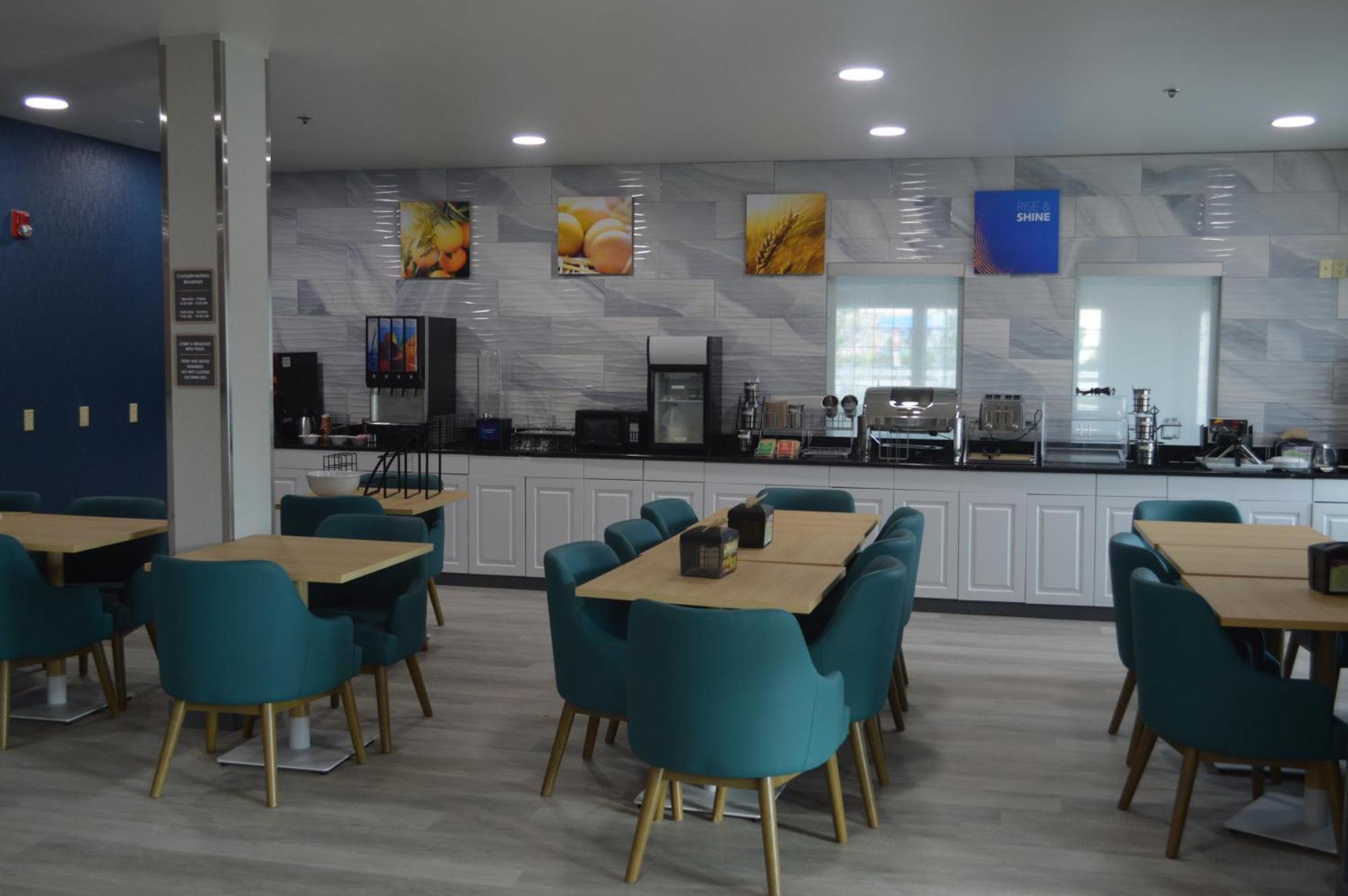 Comfort Inn & Suites Harrisburg-Hershey North Екстер'єр фото