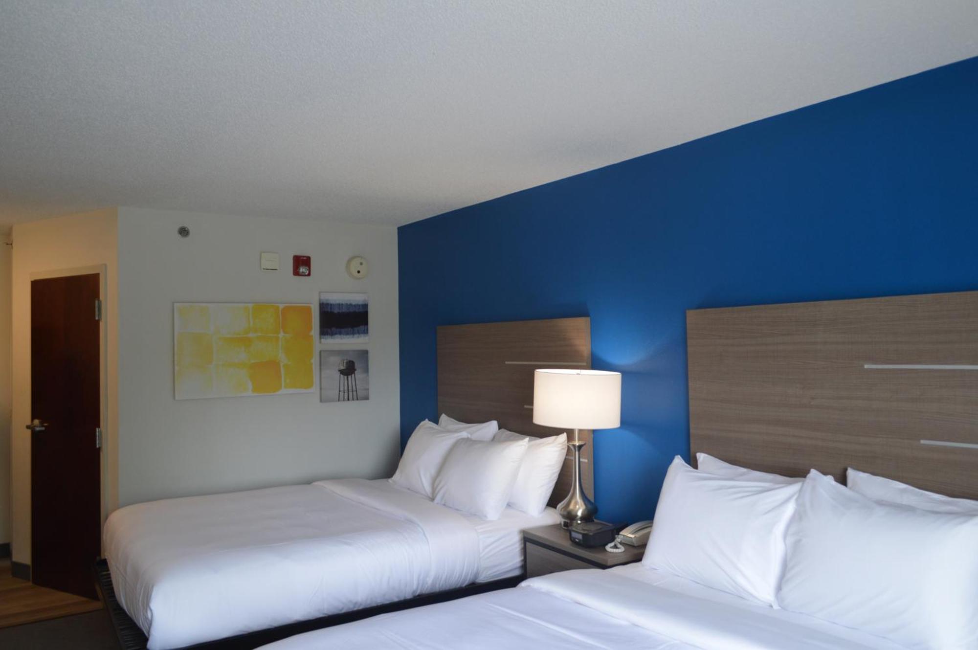 Comfort Inn & Suites Harrisburg-Hershey North Екстер'єр фото