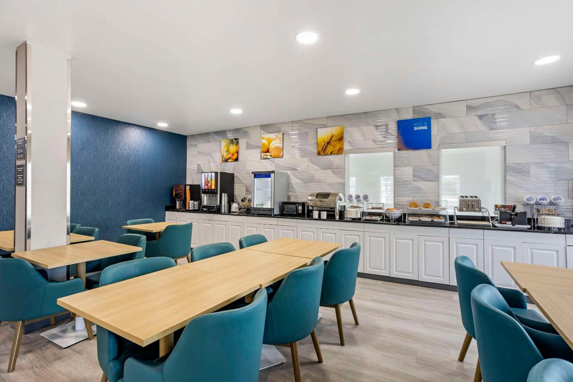 Comfort Inn & Suites Harrisburg-Hershey North Екстер'єр фото