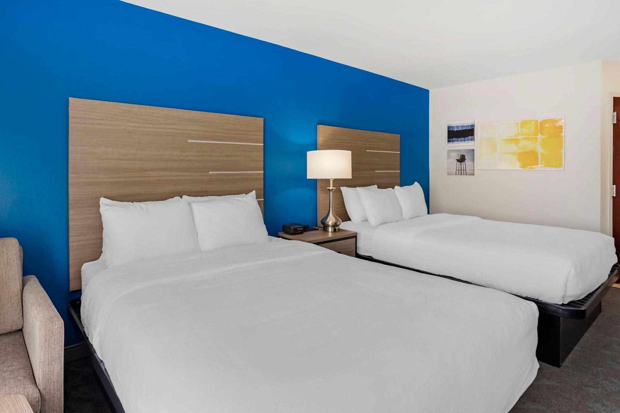 Comfort Inn & Suites Harrisburg-Hershey North Екстер'єр фото