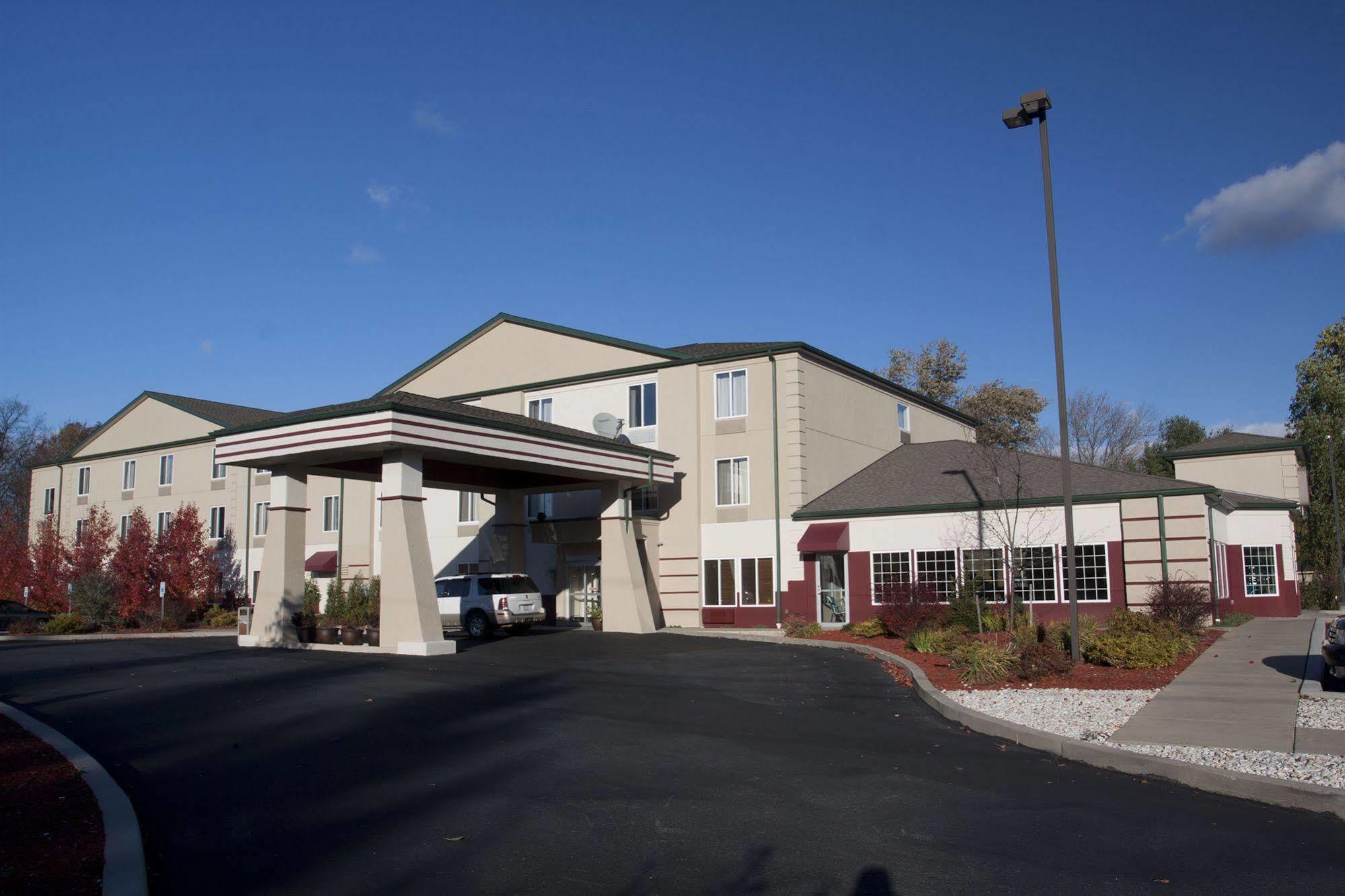 Comfort Inn & Suites Harrisburg-Hershey North Екстер'єр фото